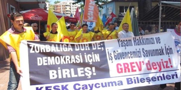Greve katılan öğretmenlere inceleme