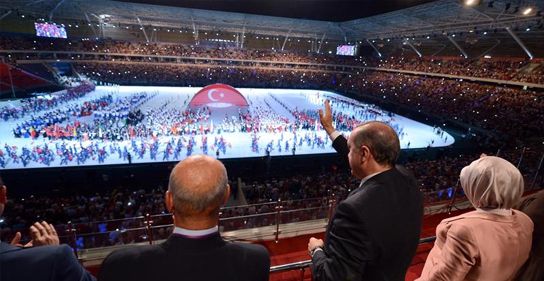 Mersin'de muhteşem açılış