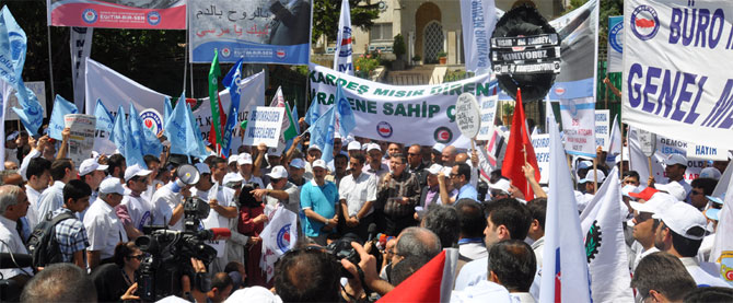 Memur-Sen'den Mısır’daki Darbeyi Protesto