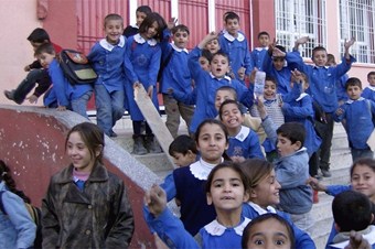 Piyasalarda okul kıyafeti yok