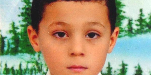 İlkokul öğrencisi sınıf dolabının altında kaldı