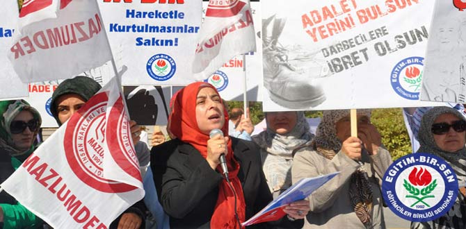 Siyasilere: Kadınlar Üzerinden Elinizi Çekin!