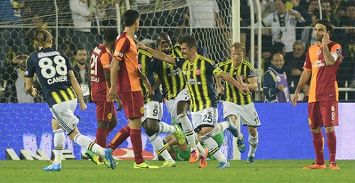 Fenerbahçe, evinde karşılaştığı Galatasaray'ı 2-0 yendi