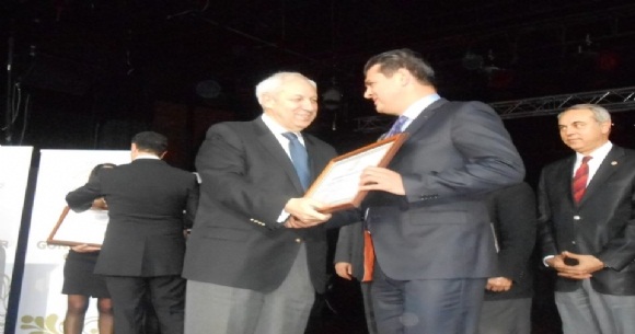 Türkiye Üstün Zekalılar ve Üstün Yetenekliler Vakfına Ödül