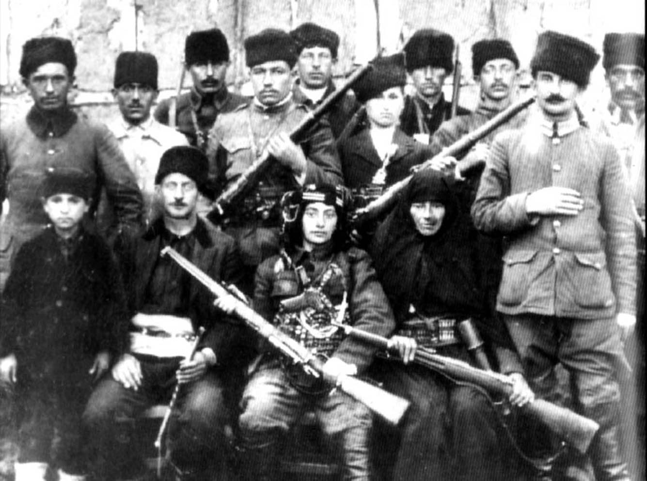 Yrd. Doç. Yaşar Kop; "Şehitlere saygı gösterin"