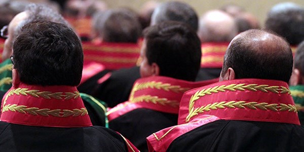 Hakim ve savcı kıyafetinde değişiklik