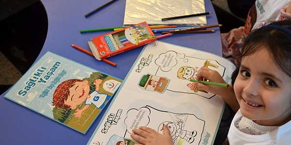 Okul öncesi diş check-up'ı başarıyı artırır