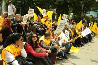 Eğitim-Sen'den Soruşturma ve Sürgün Tepkisi