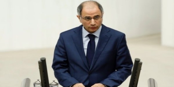 Başbakan'a 200 'paralel' dava açıldı