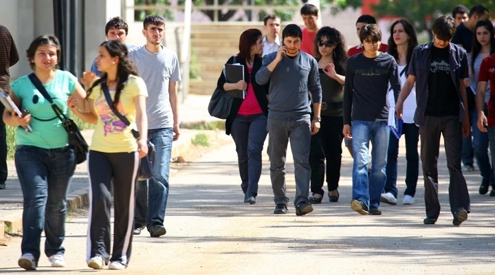 10 üniversiteliden 3'ü düşük işte çalışıyor