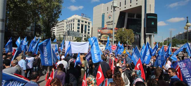 Eğitimciler Alanlarda Haklarını Aradı