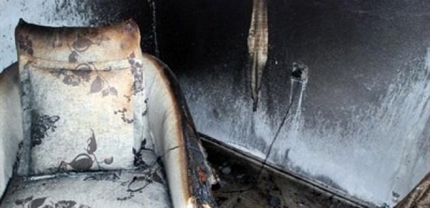 Prizde bırakılan telefon evi yaktı