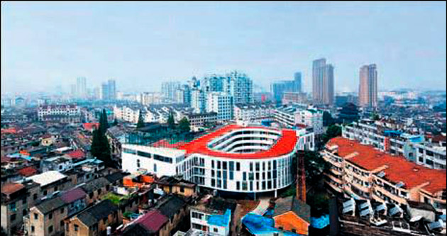 Öğrencilerin baş üstünde yeri