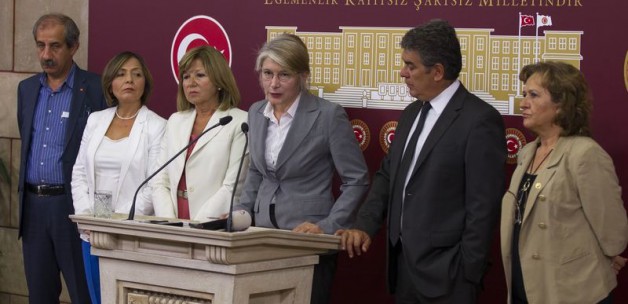 CHP'de istifa işkencesi