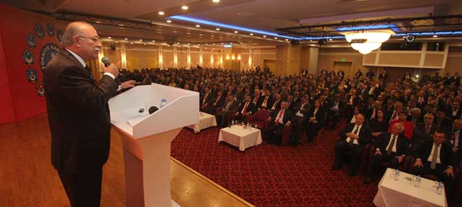 Memurlar Yüzde 12 Ek Zamda Israrlı