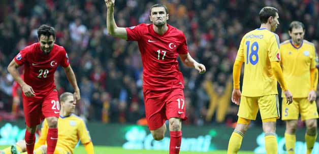 Millilerimiz ilk 3 puanı 3 golle aldı!