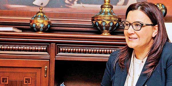 Çalışan annelerin çocuklarına bakıcı hizmeti