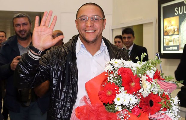 Roberto Carlos yeniden Süper Lig'de!