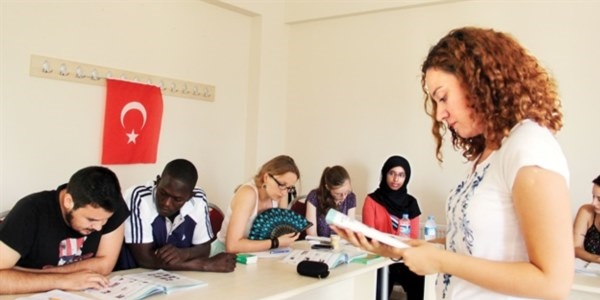 MEB'den yurt dışı okul atağı