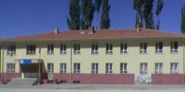 Devlet okulunun adı 2 milyon TL'ye satıldı