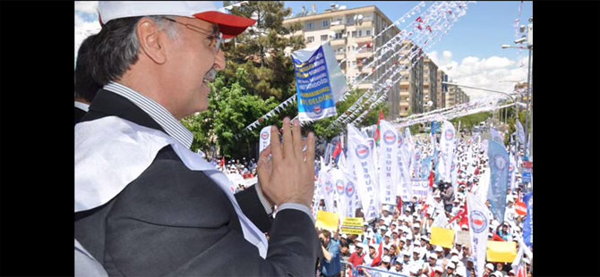 Eğitim-Bir-Sen Sevdalılarından Ahmet Özer'e Destek