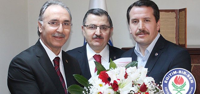 Eğitim-Bir-Sen'de Devir Teslim Yapıldı