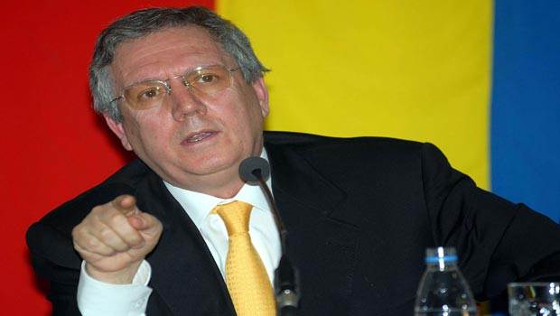 Devlet okulunda Aziz Yıldırım alarmı!