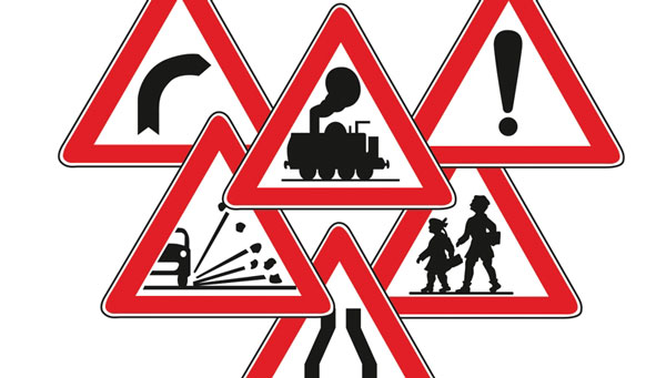 Yeni trafik levhaları geliyor