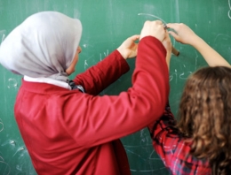 Almanya'da başörtüsü yasağı kalktı