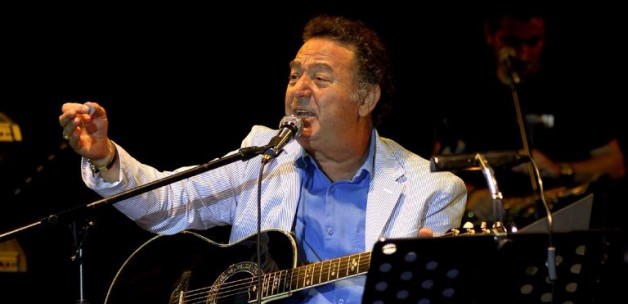 Ünlüler Kayahan'ın ardından ne dedi?