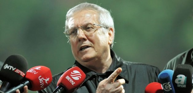 Aziz Yıldırım'dan Emenike'ye müthiş destek