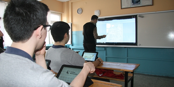 Dijital Eğitimin Anahtarı: Öğretmen