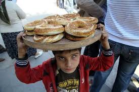 Okul çağındaki 893 bin çocuk çalışıyor