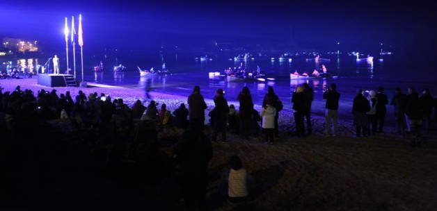 30 bin Anzak torunu şafak ayininde buluştu