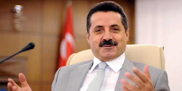 Sendika başkanları Bakan Çelik'in önünde birbirine girdiler