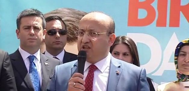 Akdoğan'dan Sağlar'a: Densiz, terbiyesiz