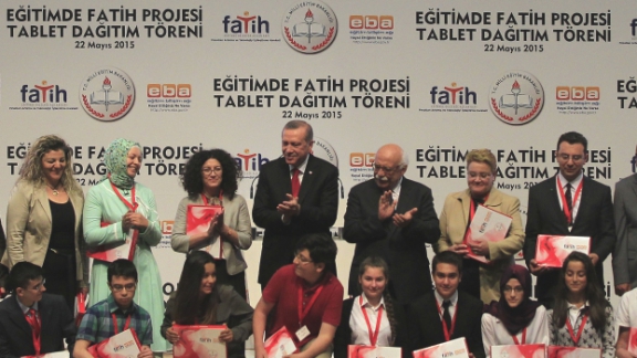 700 Bin Tablet Bilgisayar Dağıtımı Gerçekleşti