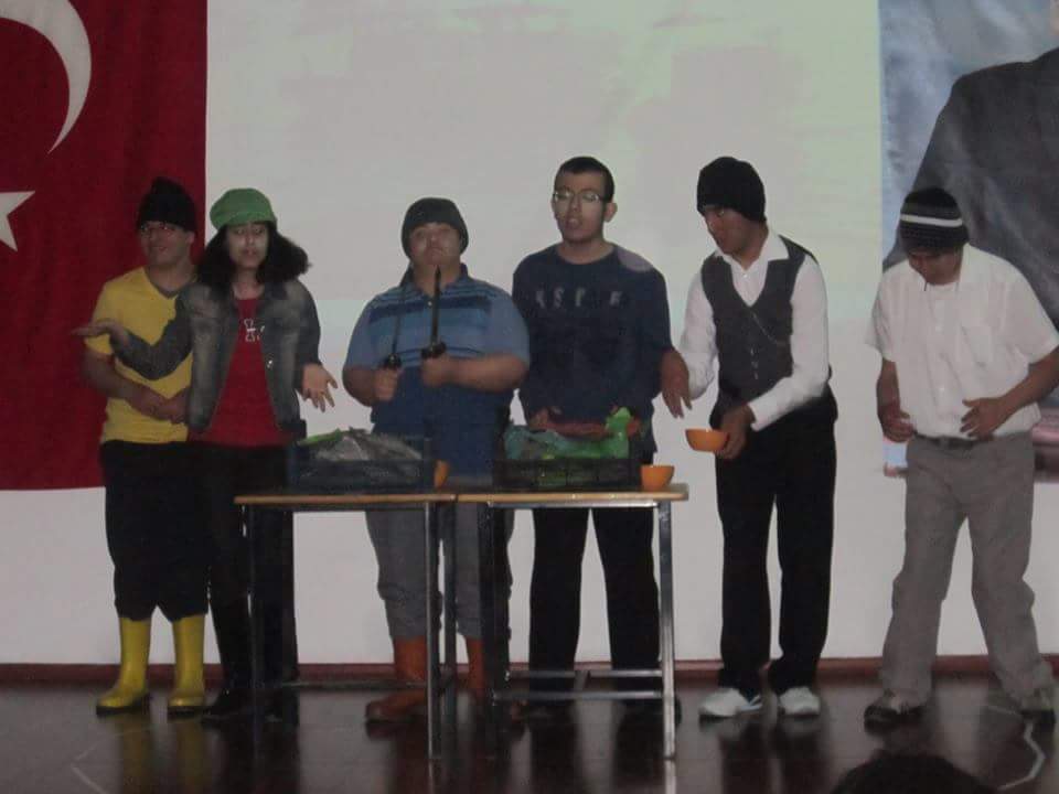 Engelli Öğrencilerden Yıl Sonu Gösterisi