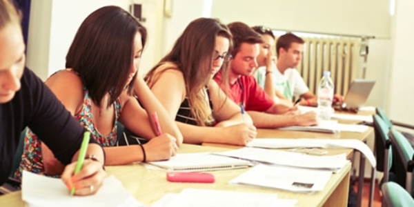 Yurtdışına burslu öğrenci gönderilecek