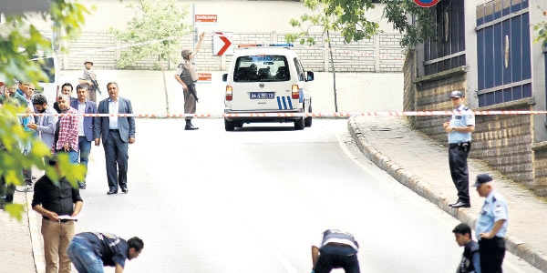 Okul kantininden cephanelik çıktı
