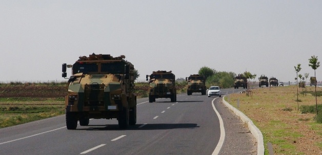 Operasyonun eli kulağında