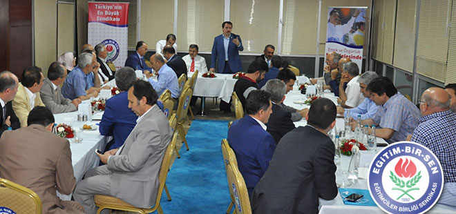 Eğitim-Bir-Sen Kurucuları İftarda Buluştu