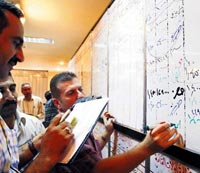 Kriz Barzani'yi de vurdu, 'Kürt Borsası'nın açılışı 2010'a kaldı