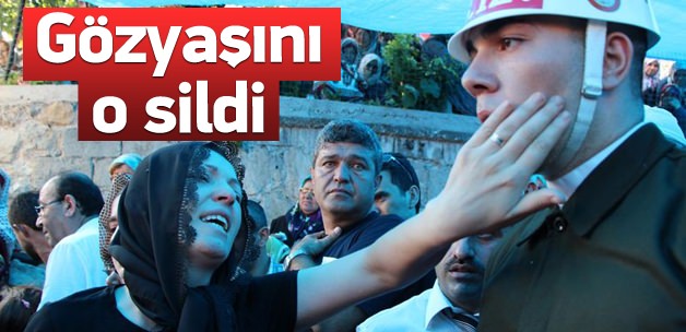 Şehide gözyaşlarıyla veda!