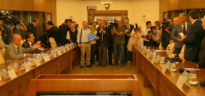 Haklarımızı Birlikte Gasp Edip, Birlikte Kaçtılar!