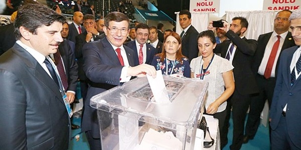 Ak Parti MKYK'da kim kaç oy aldı?