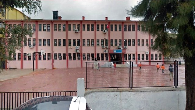 Kız öğrenci müdür odasının penceresinden atladı