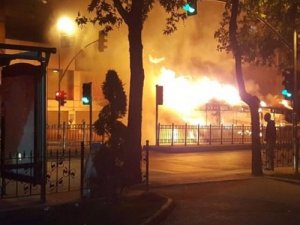 Sultangazi'de İETT otobüsü ateşe verildi!