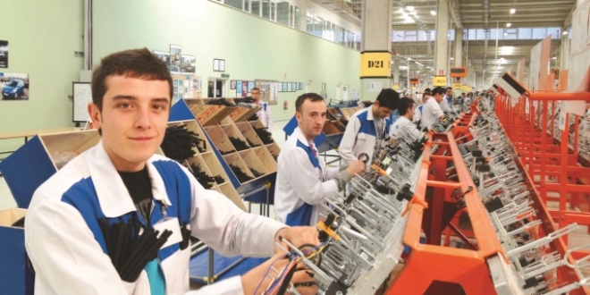 Öğrenciler okurken iş buluyor