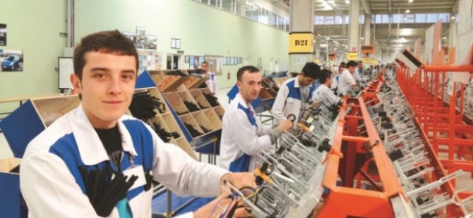 10 öğrenciden 6'sı okuyorken iş buluyor